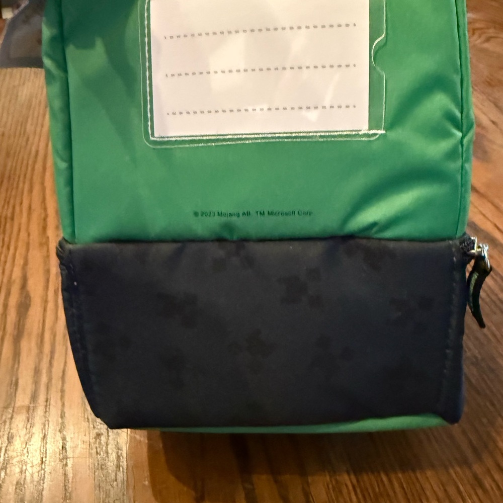 NWT Minecraft Lunchbox - Picture 4 of 5